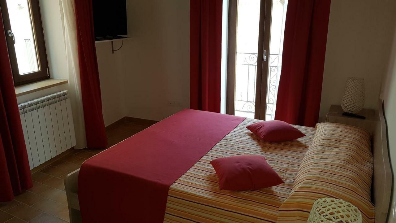 Bed and Breakfast Sotto Il Castello Corigliano Calabro Exterior foto